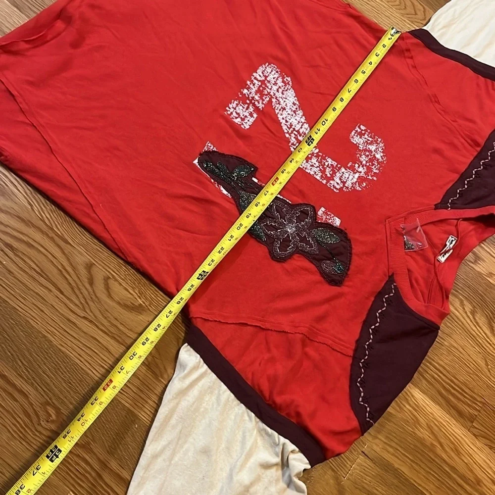 We The Free Halftime Tee Size Large NWT